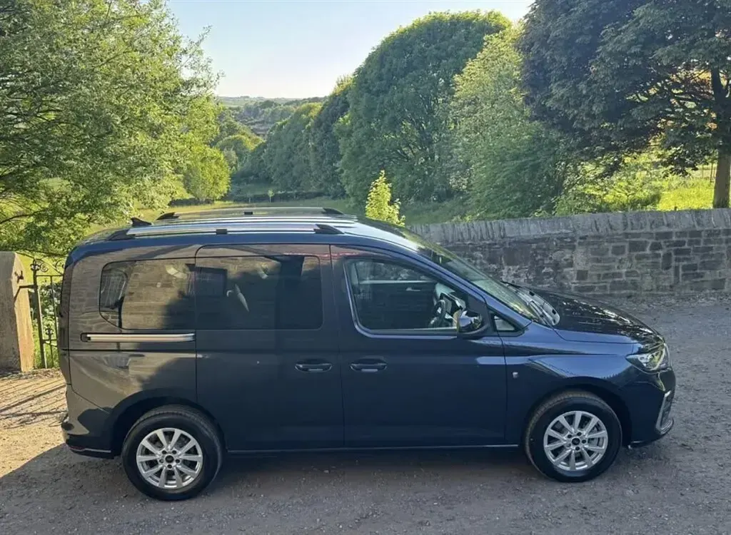 Used Ford Tourneo Connect Titanium 2023 Blue MPV