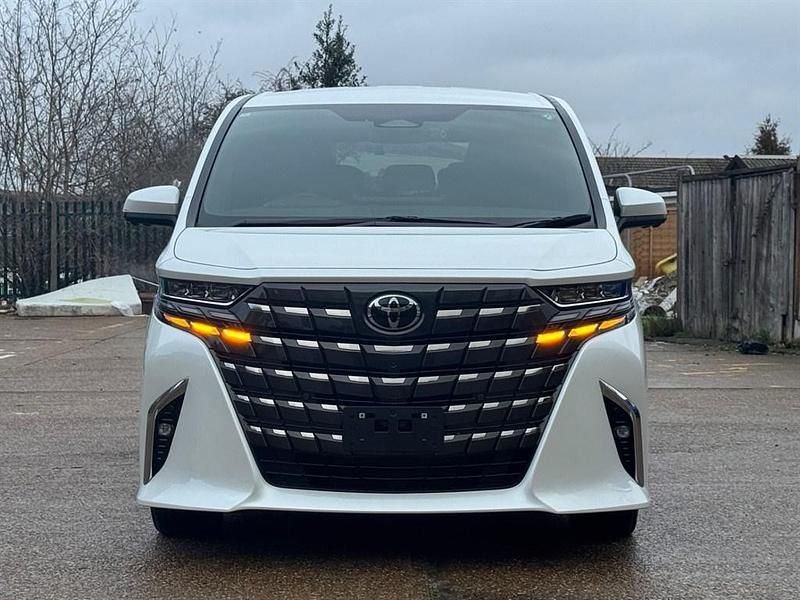 Usado Toyota Alphard 2024 Branco Monovolume