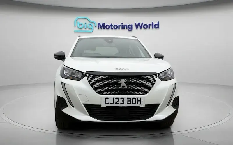 Used Peugeot 2008 Allure+ 101 HP (74 kW) 2023 White SUV