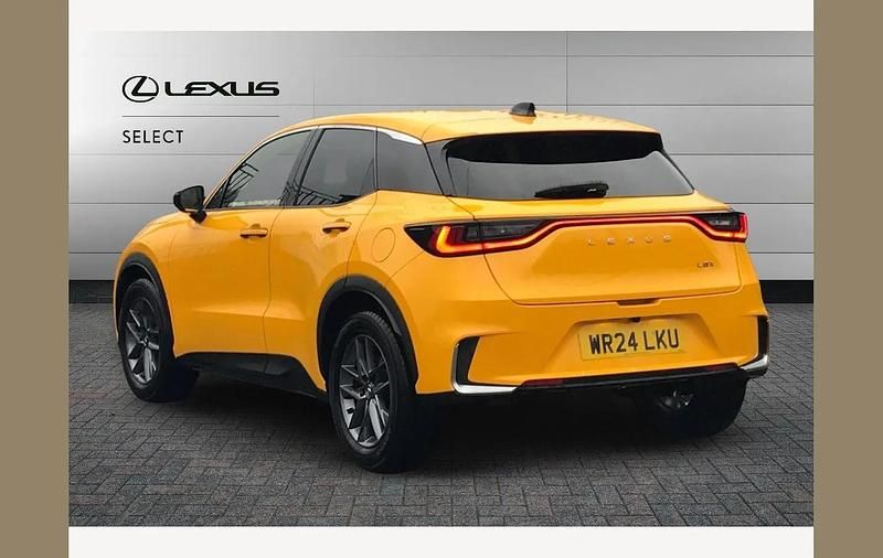 Used Lexus LBX 136 HP (100 kW) 2024 Yellow SUV