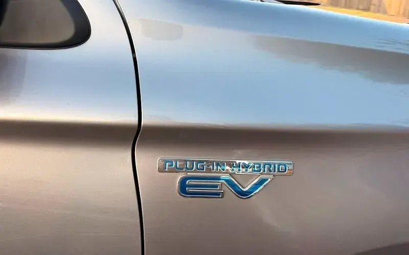 Used Mitsubishi Outlander P-HEV 203 HP (149 kW) 2017 Grey SUV