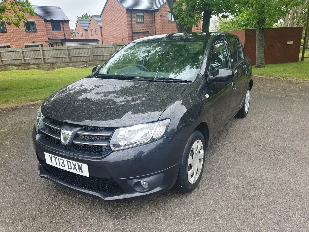 Used Dacia Sandero Lauréate 75 HP (55 kW) 2013 Black Hatchback