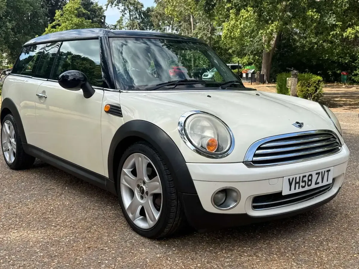 Used Mini Cooper Clubman 2008 White Estate