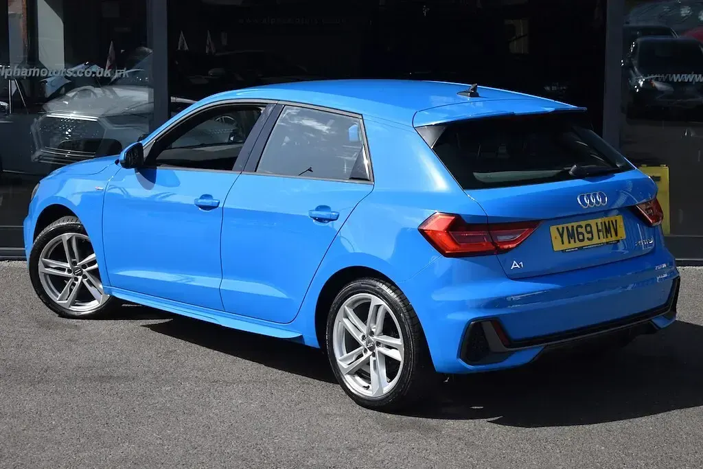 Used Audi A1 Sportback S-Line 95 HP (69 kW) 2020 Turbo blue Hatchback