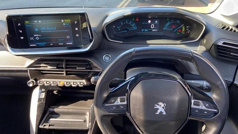 Used Peugeot e-208 Allure 98 kW (134 HP) 2021 Black Hatchback