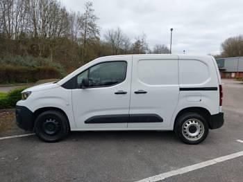 Używany Peugeot Partner Premium 131 KM (96 kW) 2023 Biały Minivan