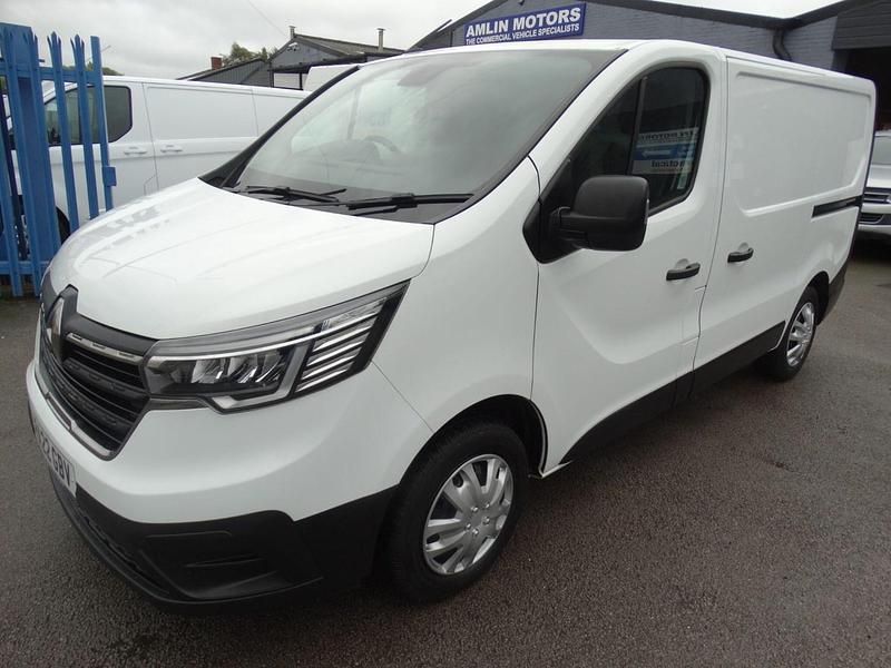 White Used 2022 Renault Trafic Business Van | £12,999 (Good price) - Image 1/4