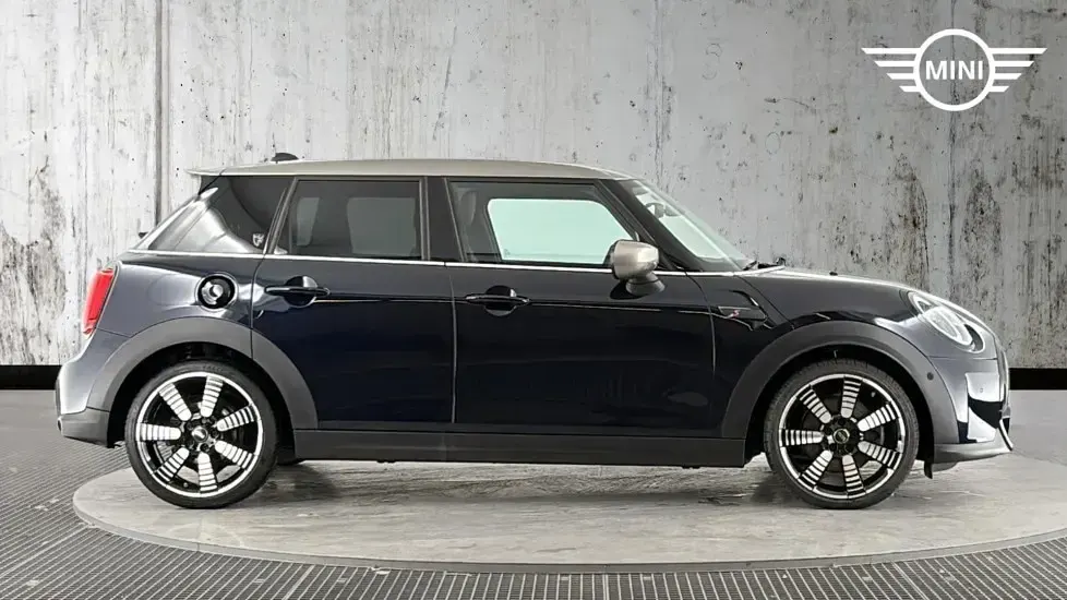 Used Mini Cooper S Exclusive 176 HP (129 kW) 2023 Black Hatchback