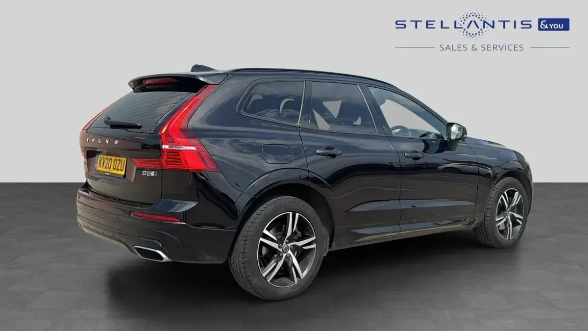 Used Volvo XC60 R-Design 247 HP (181 kW) 2020 Black SUV