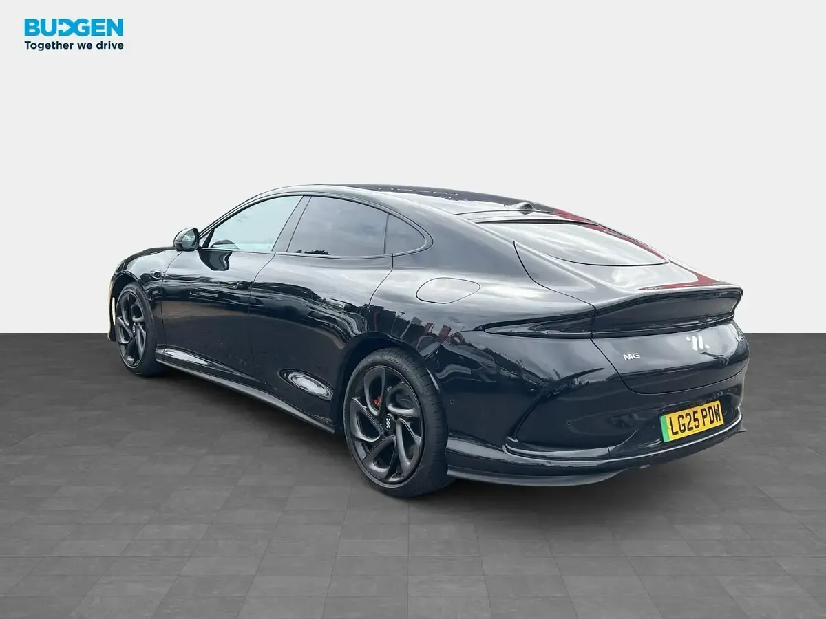 Used MG IM5 Performance 553 kW (752 HP) 2025 Black Hatchback