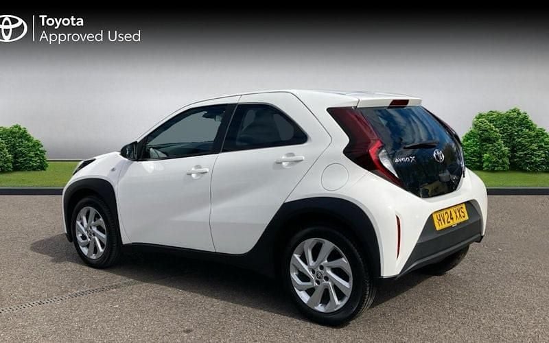 Used Toyota Aygo X PURE 72 HP (52 kW) 2024 Pure white SUV