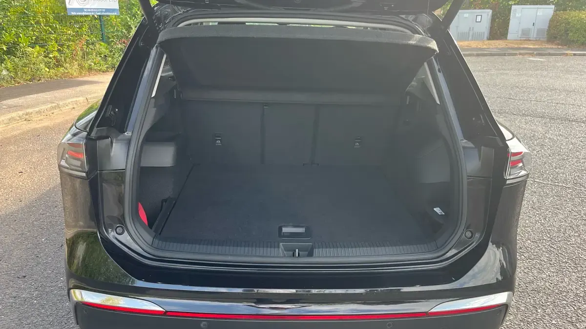 Used VW Tiguan Elegance 150 HP (110 kW) 2024 Black SUV