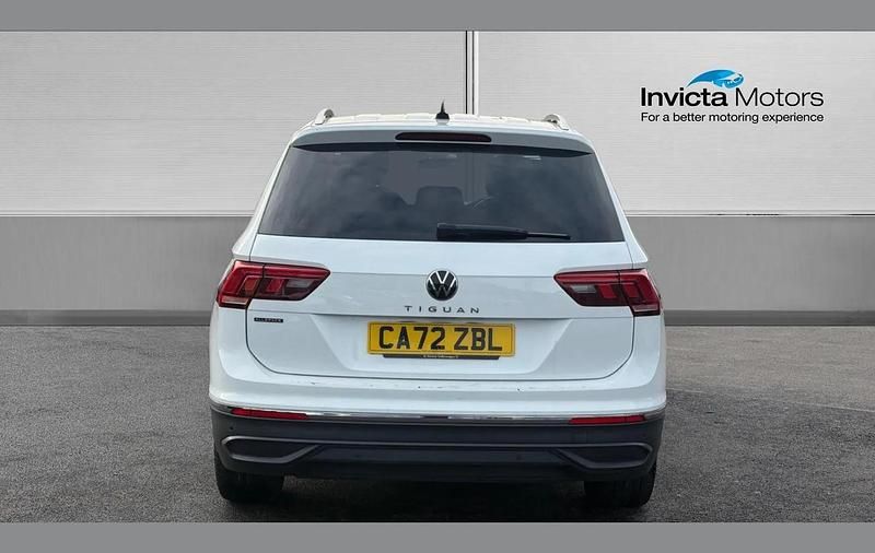 Used VW Tiguan Allspace Life 147 HP (108 kW) 2022 White SUV