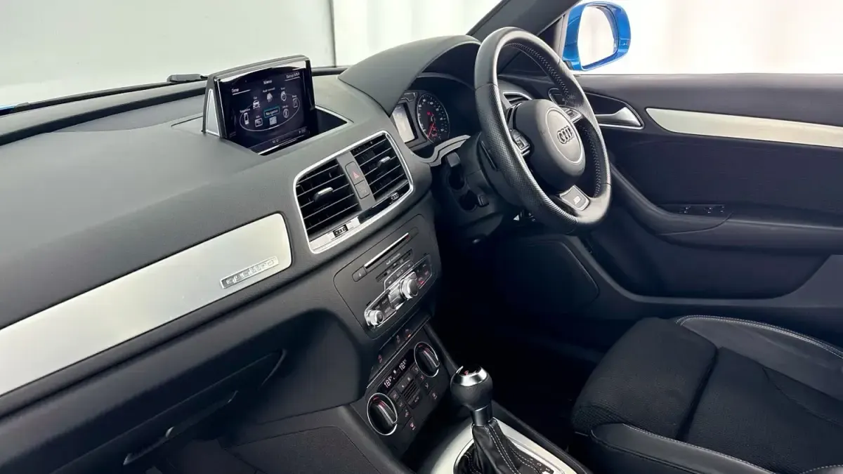 Used Audi Q3 S-Line 180 HP (132 kW) 2018 Blue SUV