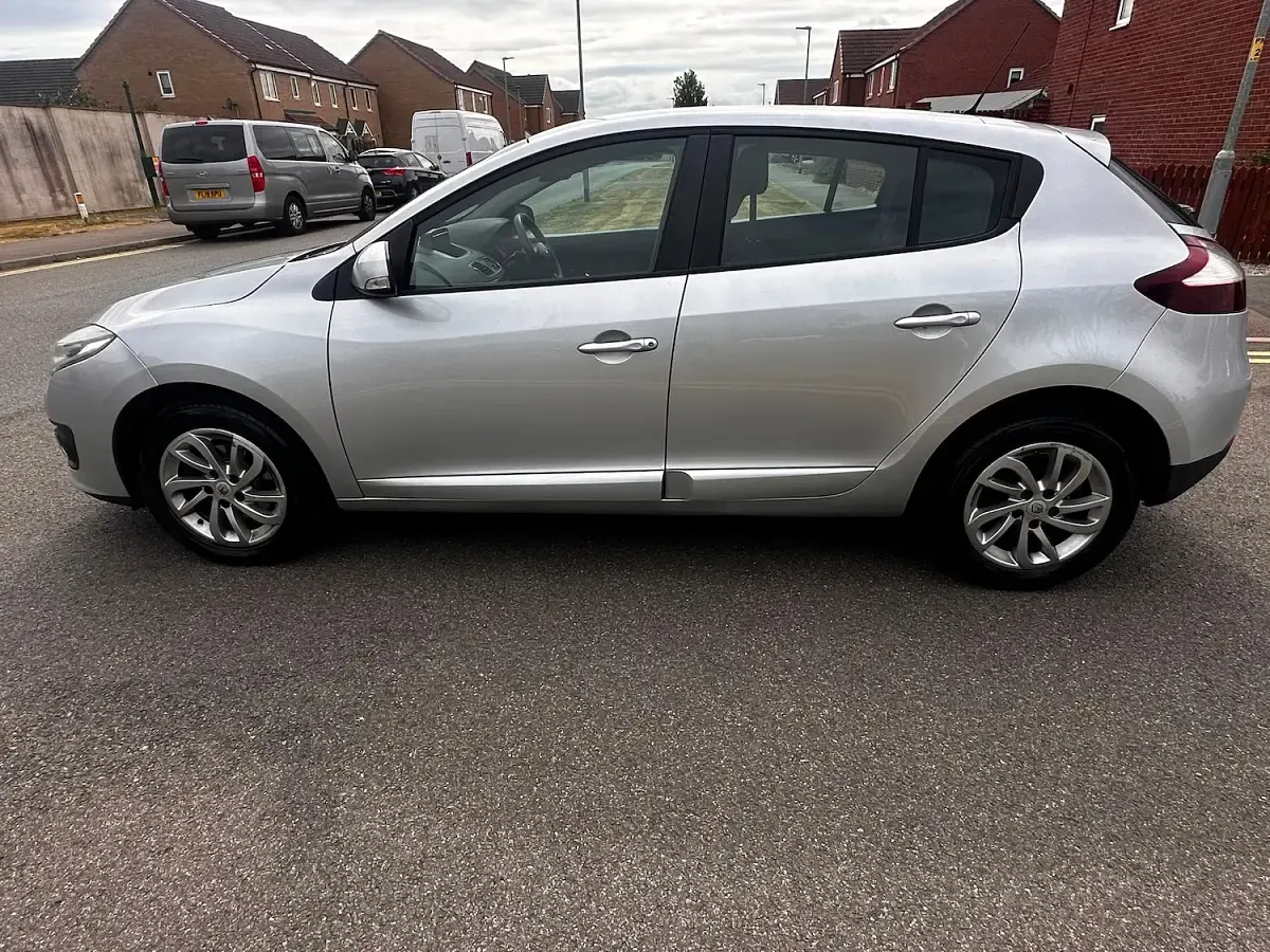Used Renault Mégane Expression+ 2015 Silver Hatchback