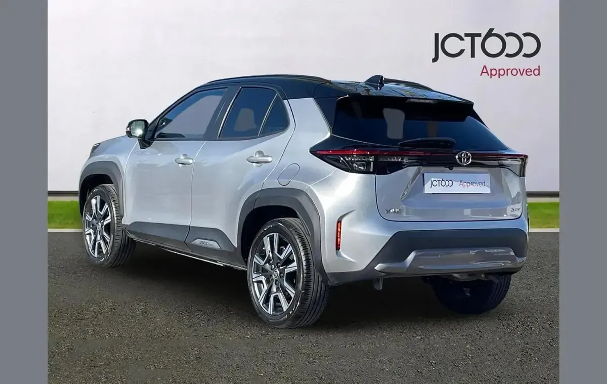 Used Toyota Yaris Cross Edition 128 HP (94 kW) 2024 Silver SUV