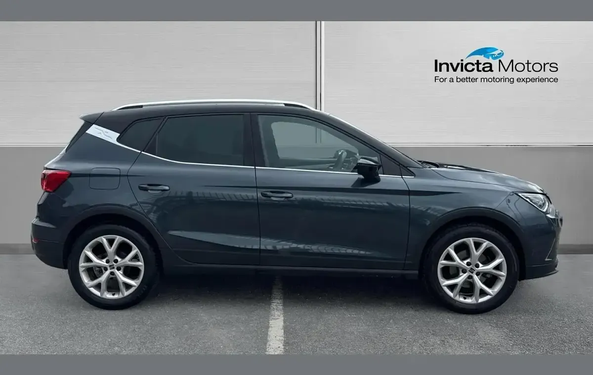 Used Seat Arona FR 110 HP (80 kW) 2023 Grey gloss/midnight black roof SUV