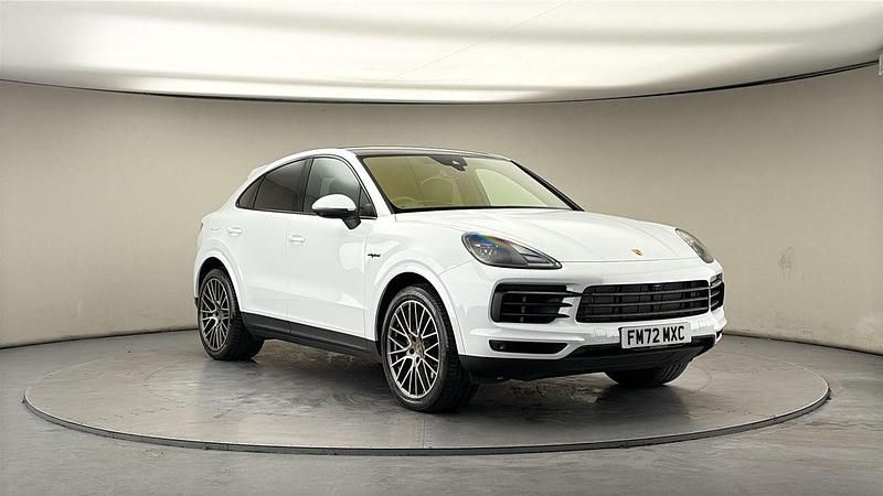 Used Porsche Cayenne Platinum Edition 2022 Carrara white SUV