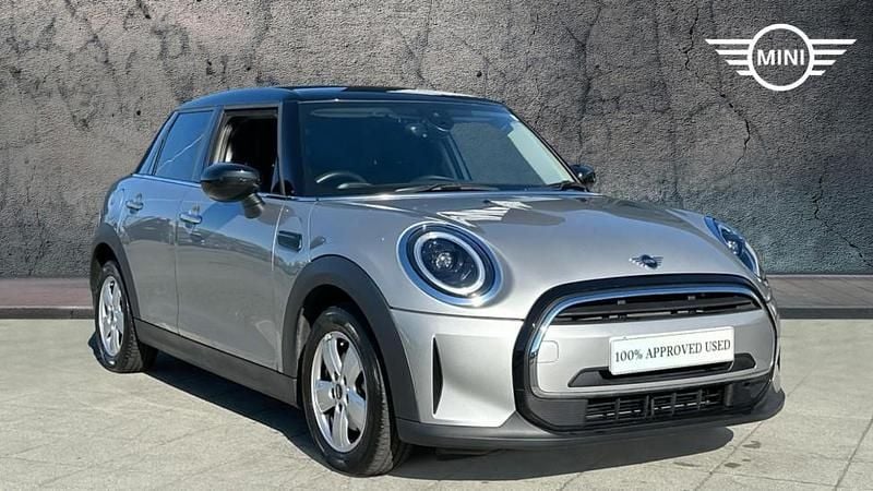 Begagnad Mini Cooper Classic 134 HK (98 kW) 2023 Silver Halvkombi