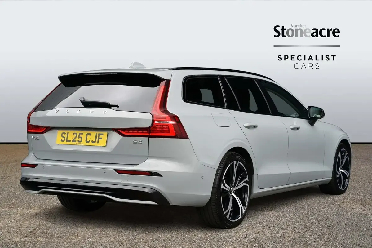 Used Volvo V60 Ultra 194 HP (142 kW) 2025 Grey Estate