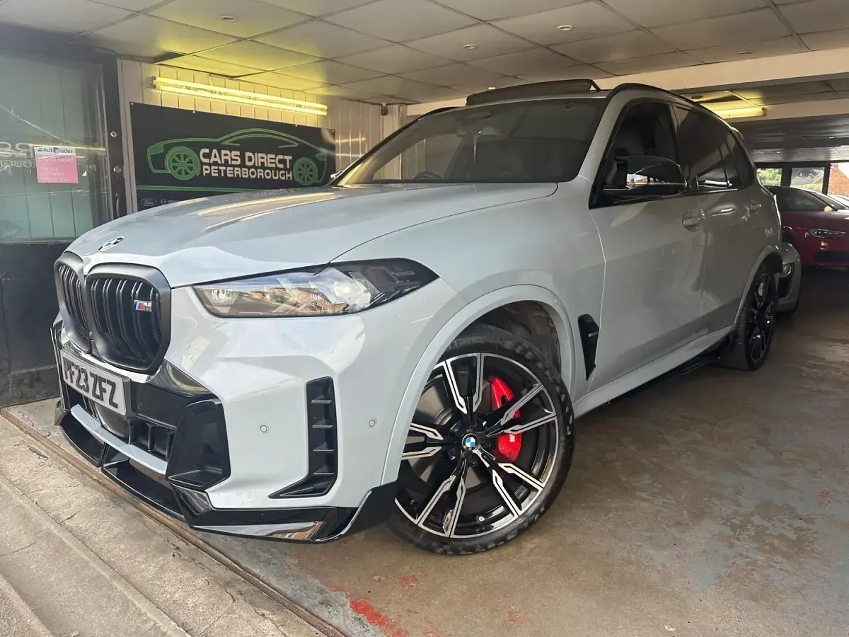 Używany BMW X5 M Sport 530 KM (389 kW) 2023 Szary SUV