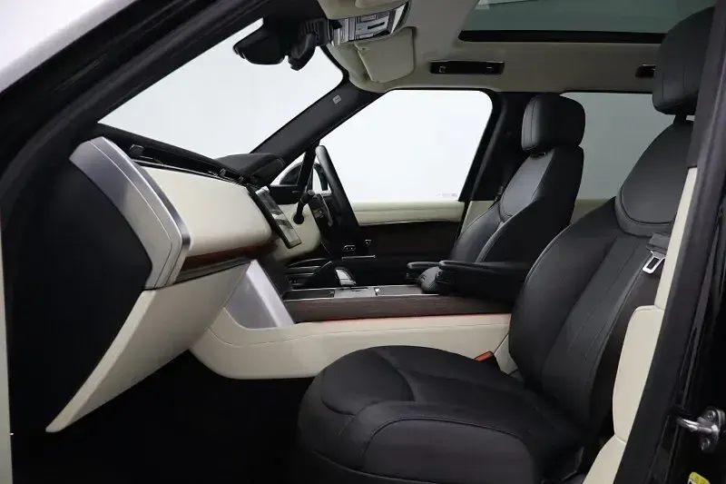 Used Land Rover Range Rover SE 296 HP (217 kW) 2024 Black SUV