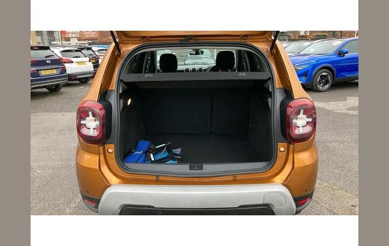 Used Dacia Duster Prestige 113 HP (83 kW) 2018 Orange SUV