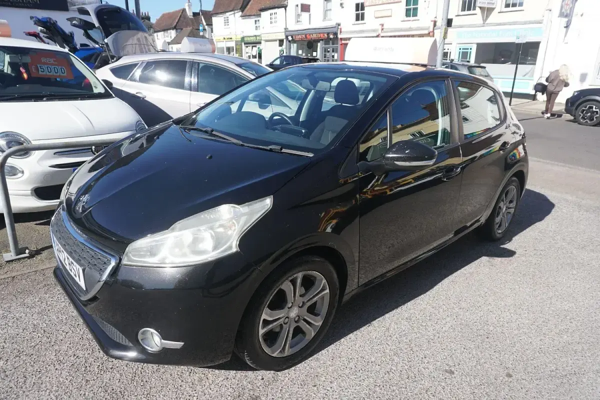 Used Peugeot 208 Active 68 HP (50 kW) 2012 Black Hatchback