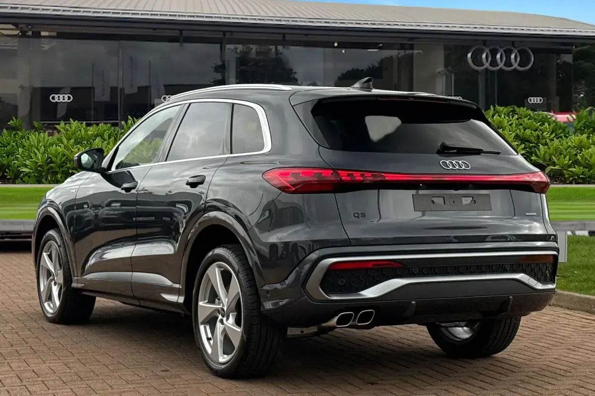 New Audi Q5 S-Line 204 HP (150 kW) 2026 Grey SUV
