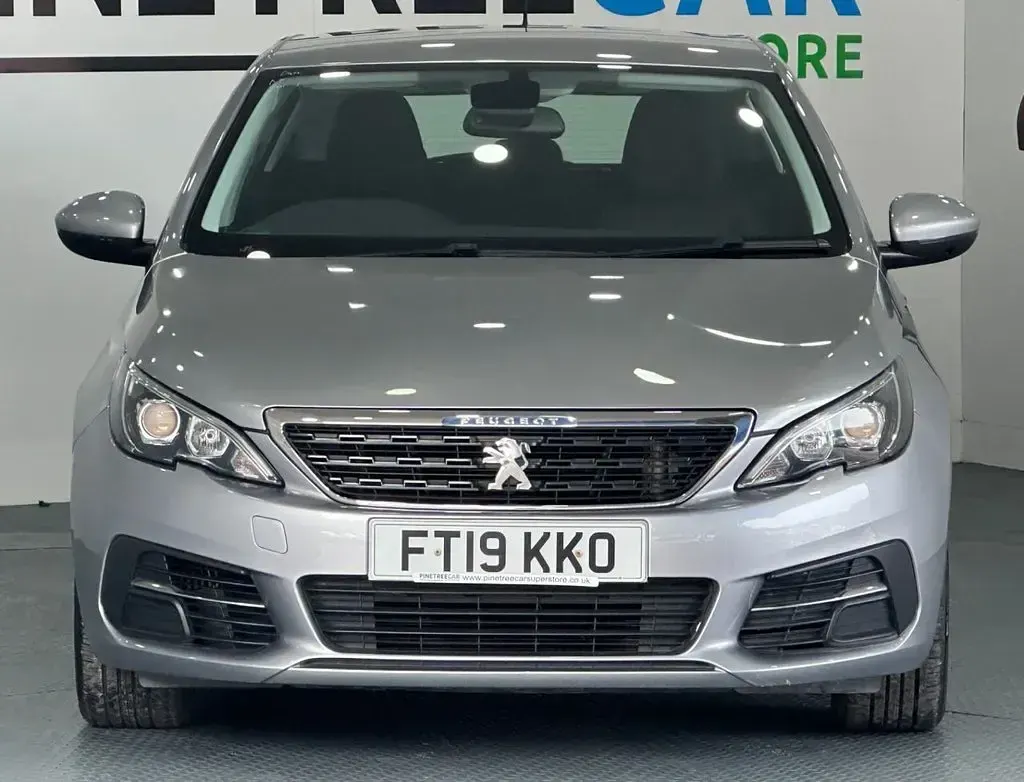 Used Peugeot 308 Active 130 HP (95 kW) 2019 Grey Hatchback