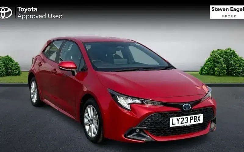 Used Toyota Corolla 140 HP (102 kW) 2026 Hatchback