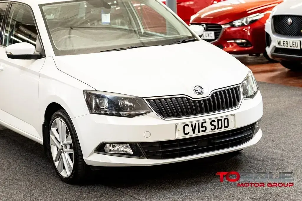 Used Skoda Fabia SE L 110 HP (80 kW) 2015 White Estate