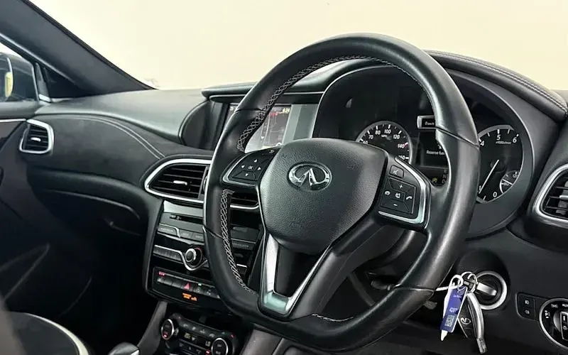 Used Infiniti Q30 Sport Tech 211 HP (155 kW) 2017 Grey Hatchback