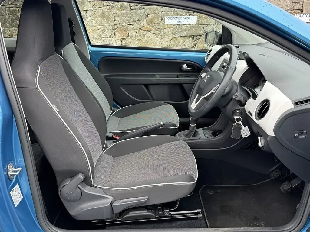 Used Seat Mii Design 60 HP (44 kW) 2017 Blue Hatchback