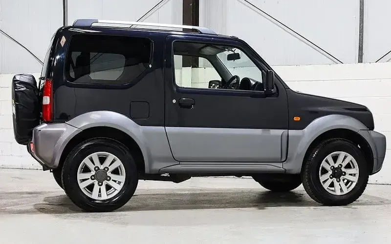 Used Suzuki Jimny SZ4 86 HP (63 kW) 2012 Black SUV