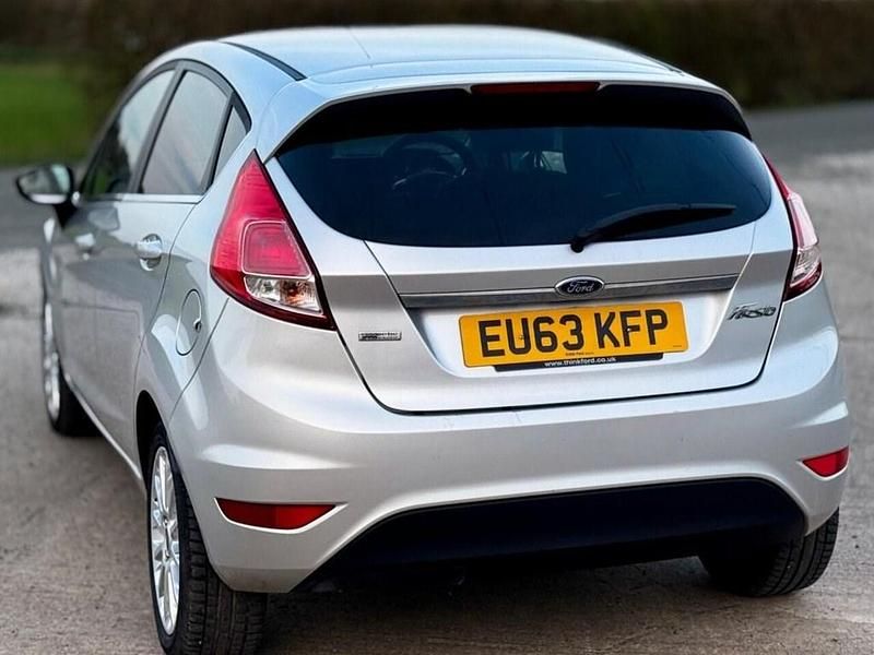 Used Ford Fiesta Titanium X 125 HP (91 kW) 2013 Silver Hatchback