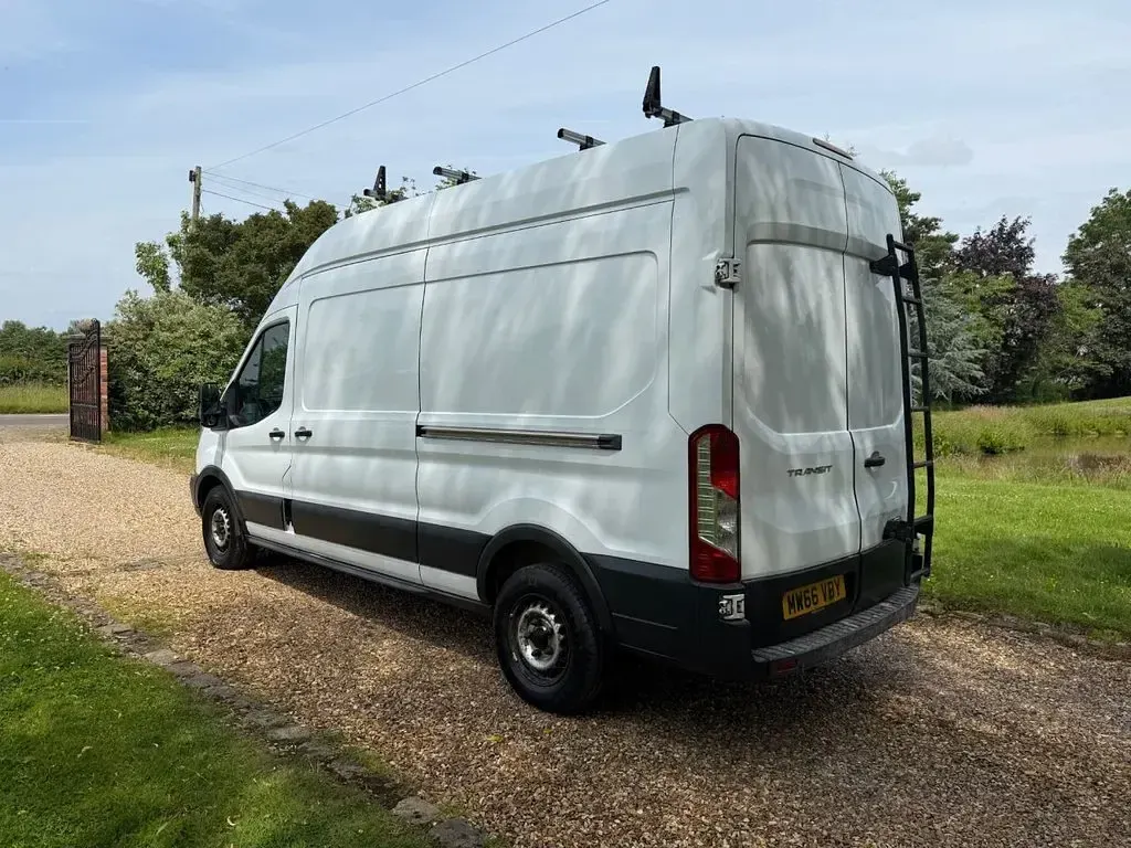 Used Ford Transit 125 HP (91 kW) 2016 White Van