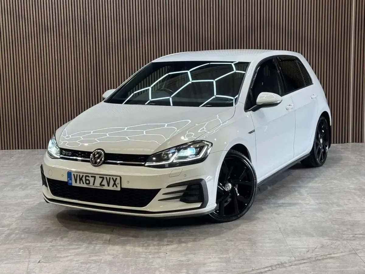 Used VW Golf VII GTD 184 HP (135 kW) 2017 White Hatchback