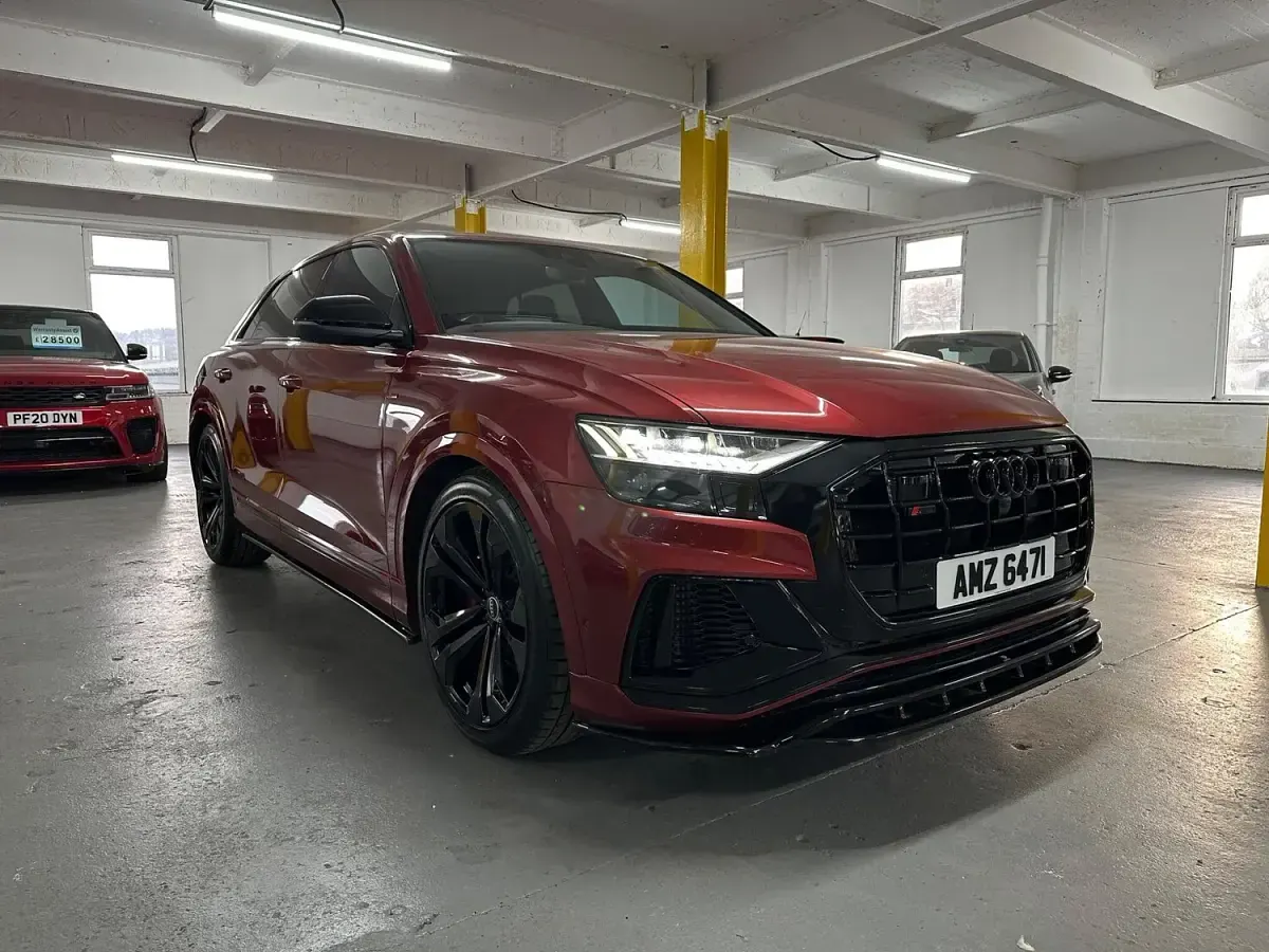 Used Audi Q8 Advanced 340 HP (250 kW) 2021 Red SUV