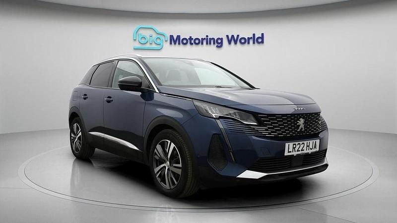 Used Peugeot 3008 Allure Premium 130 HP (95 kW) 2022 Blue SUV