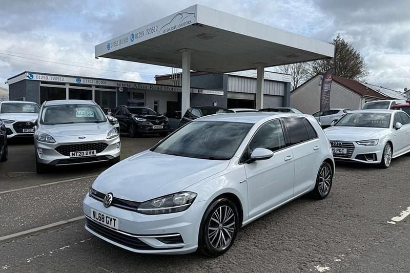 Used VW Golf VII SE 130 HP (95 kW) 2018 Silver Hatchback