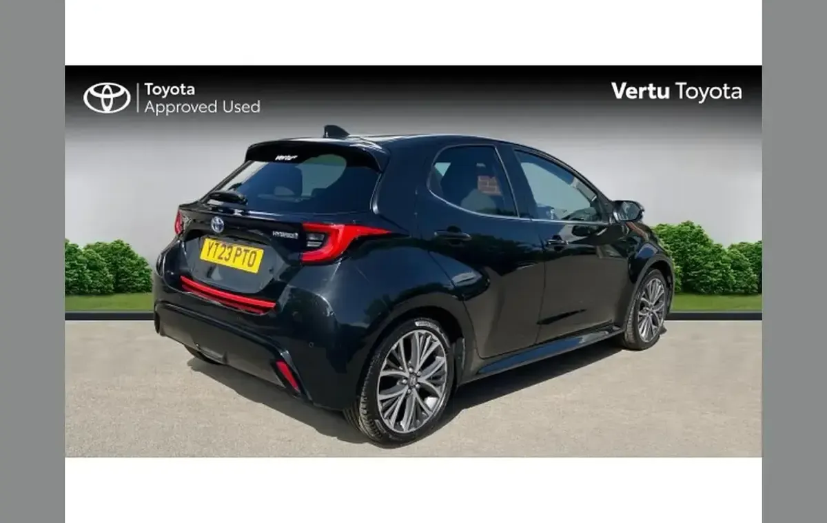 Used Toyota Yaris 116 HP (85 kW) 2023 Black Hatchback