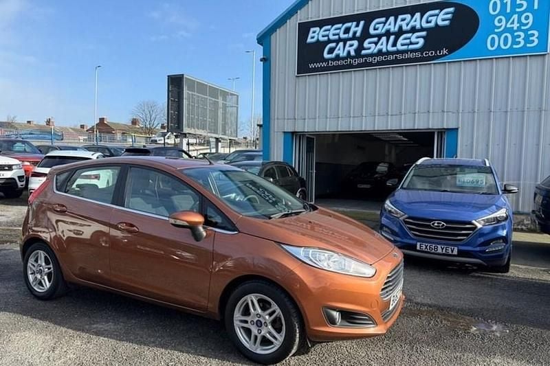 Used Ford Fiesta Zetec 100 HP (73 kW) 2013 Yellow Hatchback