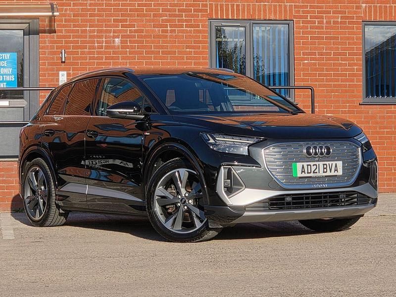 Black Used 2021 Audi e-tron Basis SUV | £21,990 - Image 1/4