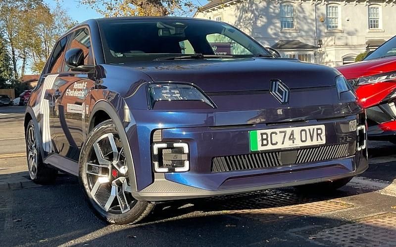 Used Renault 5 E-Tech Komfort 110 kW (150 HP) 2025 Hatchback