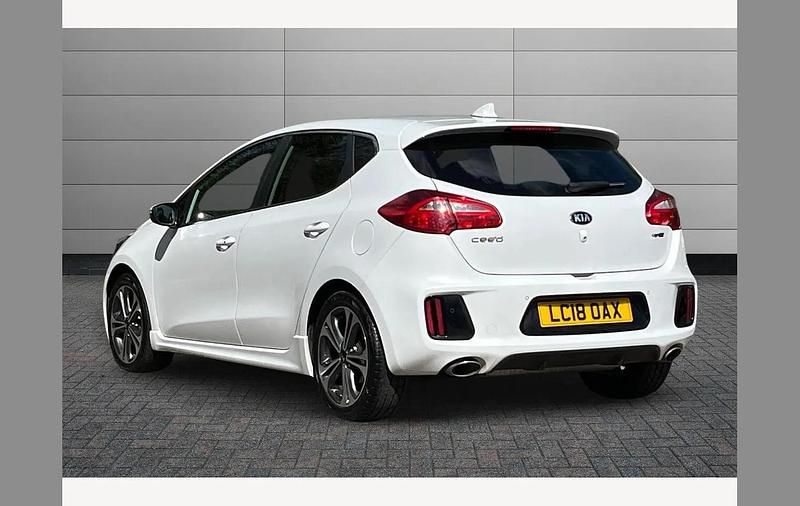 Used Kia Ceed GT-Line 134 HP (98 kW) 2018 White Hatchback