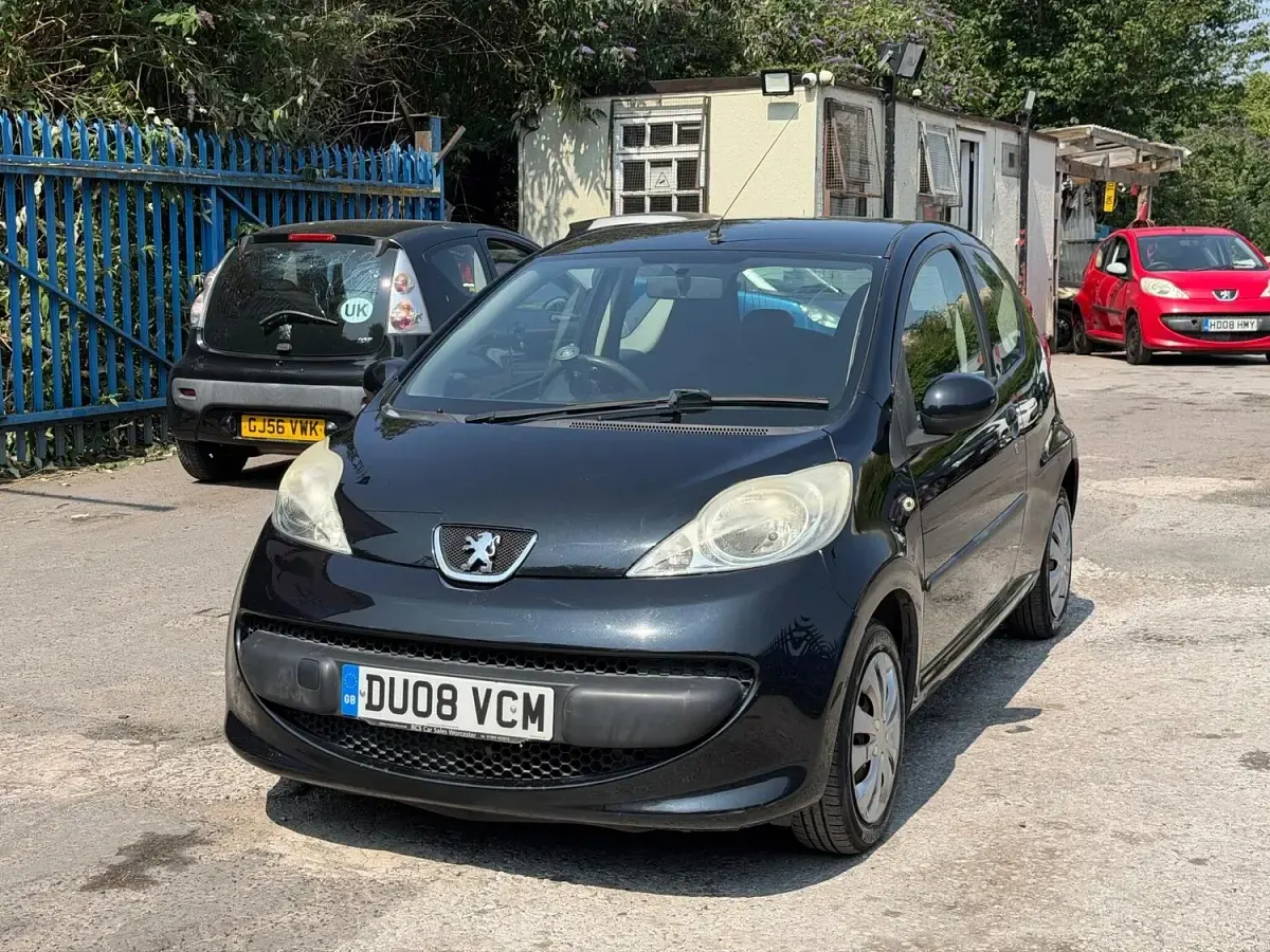 Used Peugeot 107 68 HP (50 kW) 2008 Black Hatchback