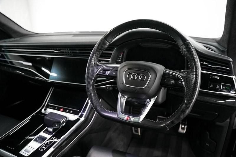 Used Audi Q8 Advanced 286 HP (210 kW) 2019 Black SUV