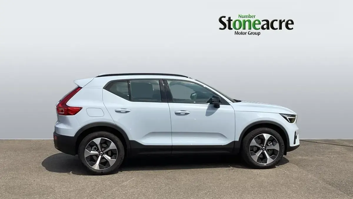 New Volvo XC40 Plus 2026 Blue SUV