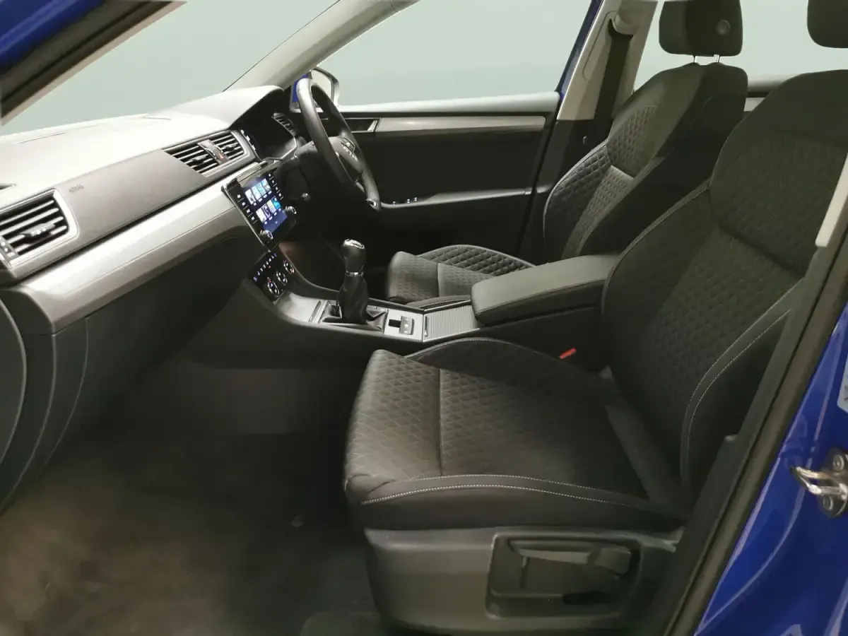 Used Skoda Superb SE 150 HP (110 kW) 2021 Blue Estate
